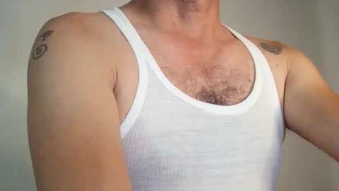 Luis online show from 10/31/25, 10:55