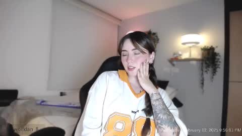 Snapshot of wolfsfoster chatting on 02/13/25, 02:56 online show from 02/13/25, 02:56