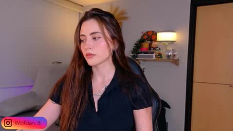 Snapshot of wolfsfoster chatting on 12/15/25, 02:27 online show from 12/15/25, 02:27