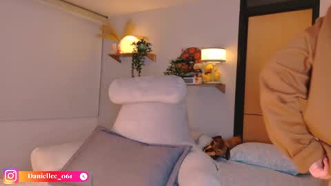  online show from 04/29/26, 02:59