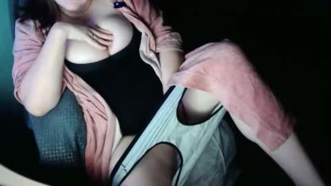 Snapshot of woman_cum84 chatting on 11/25/25, 03:28 Jess online show from 11/25/25, 03:28