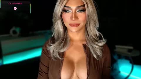 Julia online show from 11/11/25, 07:36