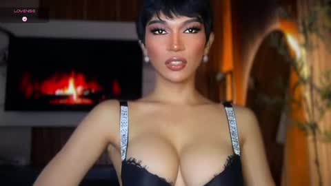 Snapshot of womanofyourdesire_ts chatting on 08/04/26, 04:48 Julia online show from 08/04/26, 04:48
