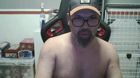 Snapshot of womenizzeer chatting on 01/22/25, 04:23 Adam online show from 01/22/25, 04:23