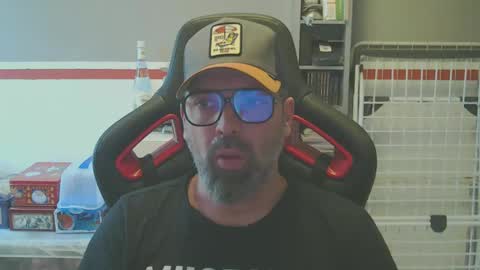 Snapshot of womenizzeer chatting on 01/25/25, 11:02 Adam online show from 01/25/25, 11:02