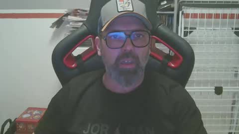 Snapshot of womenizzeer chatting on 02/05/25, 05:09 Adam online show from 02/05/25, 05:09