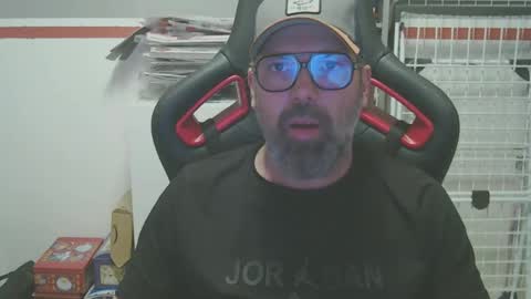 Snapshot of womenizzeer chatting on 02/07/25, 04:46 Adam online show from 02/07/25, 04:46