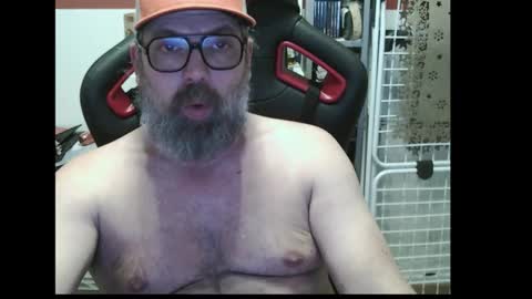 Snapshot of womenizzeer chatting on 12/14/25, 12:38 Adam online show from 12/14/25, 12:38