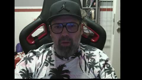 Snapshot of womenizzeer chatting on 05/17/26, 11:12 Adam online show from 05/17/26, 11:12