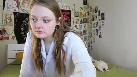 Snapshot of wonderconnie chatting on 10/14/25, 06:03 wonderconnie online show from 10/14/25, 06:03