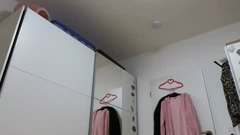 Wondergirl online show from 11/27/25, 09:11