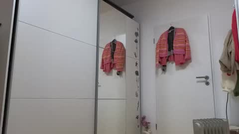 Snapshot of wondergirl_68 chatting on 03/21/26, 08:19 Wondergirl online show from 03/21/26, 08:19