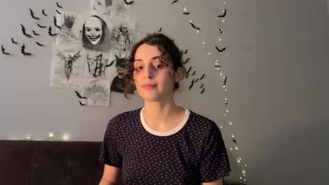 Stia online show from 10/29/25, 05:42