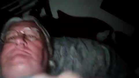 Snapshot of woodpecker115 chatting on 11/17/25, 07:36 woodpecker115 online show from 11/17/25, 07:36