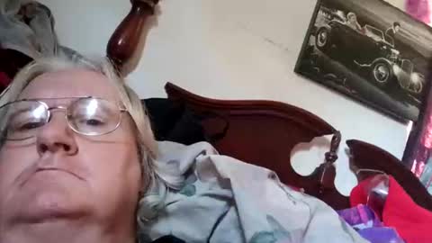 Snapshot of woodpecker115 chatting on 12/20/25, 06:37 woodpecker115 online show from 12/20/25, 06:37