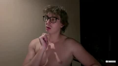 Snapshot of woods_jerk chatting on 12/18/25, 05:19 Mitya online show from 12/18/25, 05:19