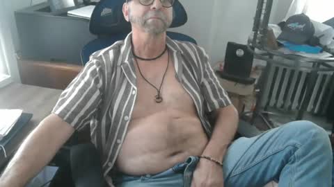 woodworker6473 online show from 06/26/26, 06:56