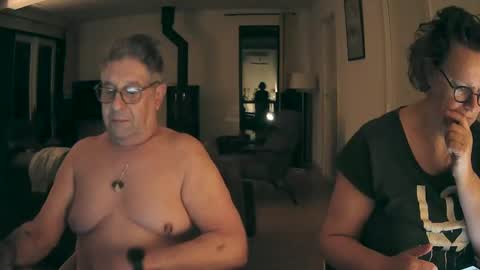 woodwurm and Snoeske online show from 02/05/25, 05:52