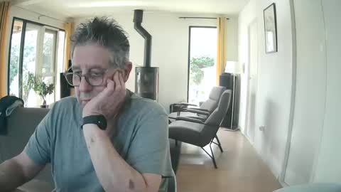 woodwurm and Snoeske online show from 02/26/25, 01:41