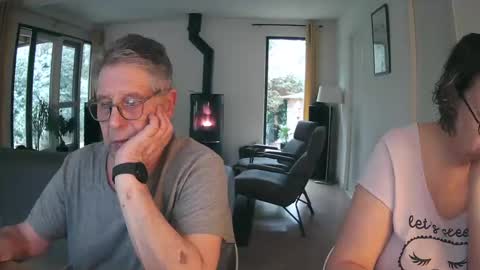 woodwurm and Snoeske online show from 02/26/25, 04:45