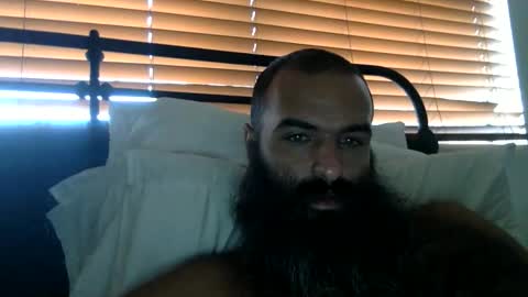 woof_wolf37 online show from 10/22/25, 03:23