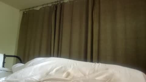 Snapshot of woof_wolf37 chatting on 04/19/26, 06:10 woof_wolf37 online show from 04/19/26, 06:10