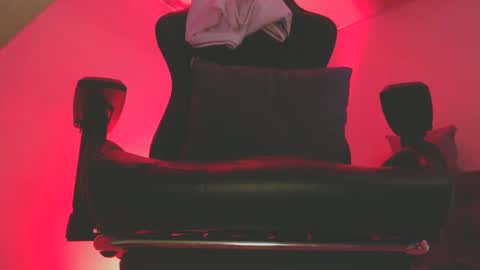 Snapshot of woondeer17 chatting on 09/30/25, 06:35 Woondeer online show from 09/30/25, 06:35