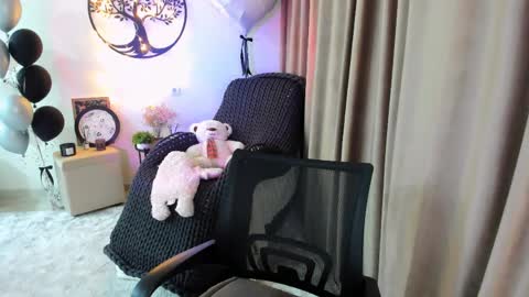Snapshot of worldofkim chatting on 04/01/26, 03:09 dudetta Kim online show from 04/01/26, 03:09