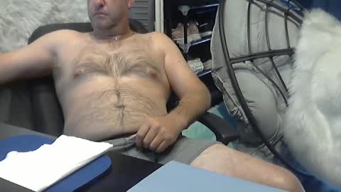 Snapshot of worldpolo1 chatting on 09/23/25, 06:33 Matt online show from 09/23/25, 06:33