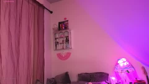 Snapshot of worship_nymphae chatting on 10/20/25, 04:46 NYMPH    online show from 10/20/25, 04:46