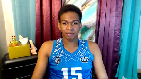 Snapshot of worshipmycockxxx chatting on 11/08/25, 09:13 Josh This is my new account now online show from 11/08/25, 09:13