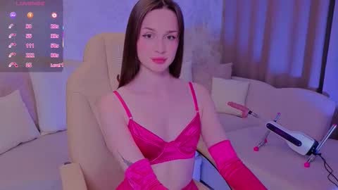 Snapshot of wow_kate chatting on 09/13/25, 10:53 Kate online show from 09/13/25, 10:53