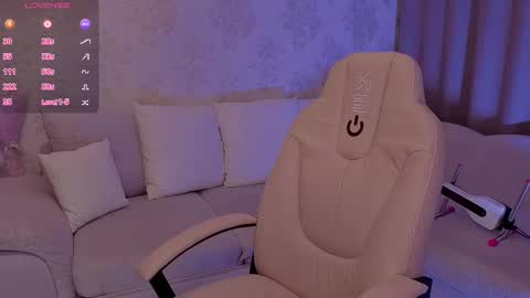 Snapshot of wow_kate chatting on 11/06/25, 02:23 Kate online show from 11/06/25, 02:23