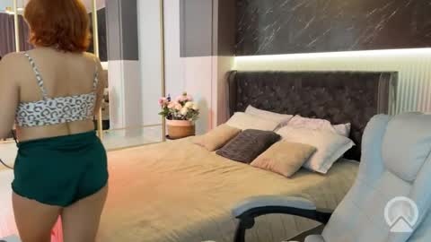 Maya online show from 04/01/26, 01:17