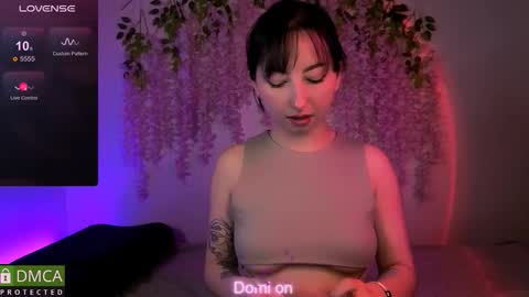 Snapshot of wow_sue chatting on 10/23/25, 02:22 Sue online show from 10/23/25, 02:22