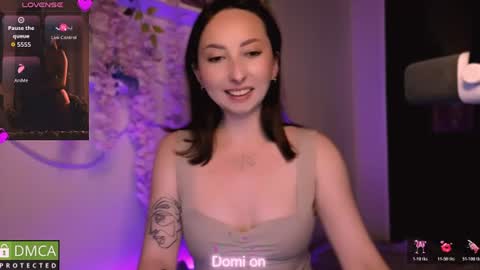 Snapshot of wow_sue chatting on 07/11/26, 01:19 Sue online show from 07/11/26, 01:19