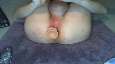 Snapshot of wowgape chatting on 12/07/24, 02:53 Butt Slut online show from 12/07/24, 02:53