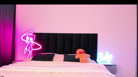 Emi online show from 12/31/24, 03:01