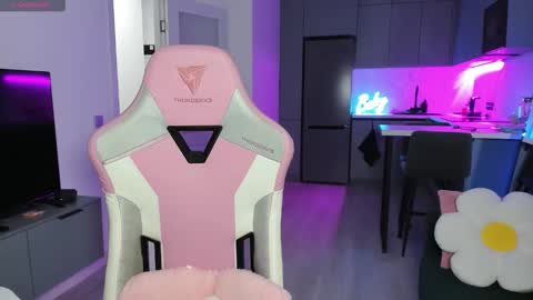 Emi online show from 10/04/25, 04:05