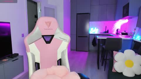 Emi online show from 10/05/25, 04:05