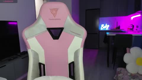 Emi online show from 12/05/25, 04:03