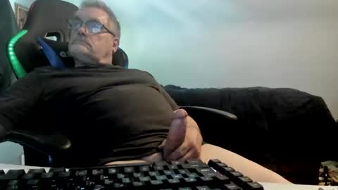 Snapshot of wowsers2022 chatting on 04/23/26, 06:32 wowsers2022 online show from 04/23/26, 06:32