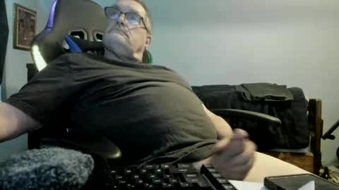 Snapshot of wowsers2022 chatting on 04/25/26, 02:14 wowsers2022 online show from 04/25/26, 02:14