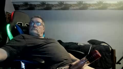 Snapshot of wowsers2022 chatting on 04/27/26, 01:14 wowsers2022 online show from 04/27/26, 01:14