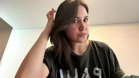 Snapshot of www_lily13 chatting on 04/24/26, 05:32 lily online show from 04/24/26, 05:32