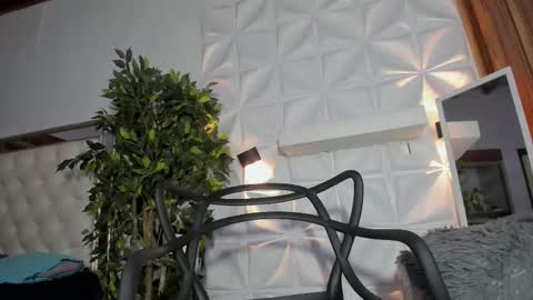 Snapshot of wyatt_rose chatting on 10/26/25, 09:04 wyatt online show from 10/26/25, 09:04