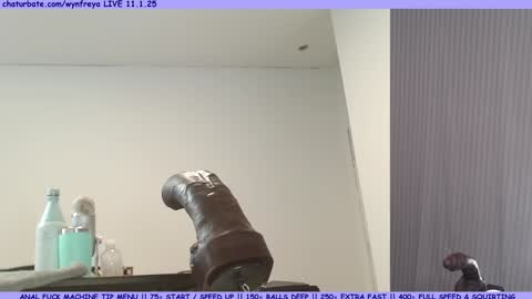 Wyn online show from 11/01/25, 11:01