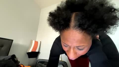 Snapshot of wynterheat chatting on 01/22/25, 12:27 Wynter Heat online show from 01/22/25, 12:27