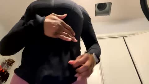 Snapshot of wynterheat chatting on 02/06/25, 11:10 Wynter Heat online show from 02/06/25, 11:10