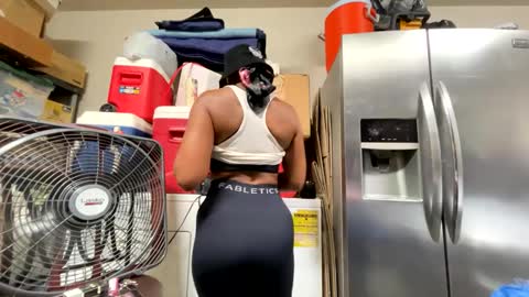 Snapshot of wynterheat chatting on 09/18/25, 06:15 Wynter Heat online show from 09/18/25, 06:15